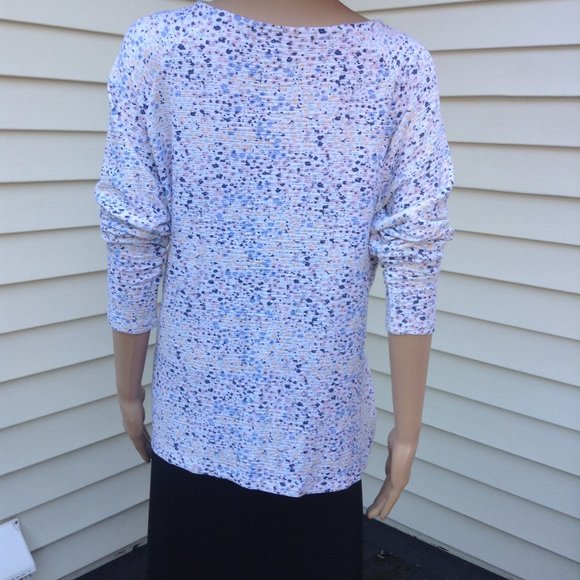 Woman's Top - Picture 10 of 10